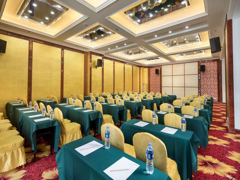 Ramada Encore Pudong Hotel 3*