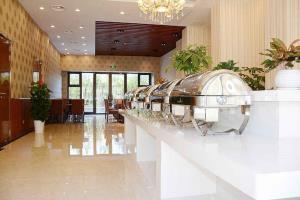 Hotel Ramada Encore Pudong 3*